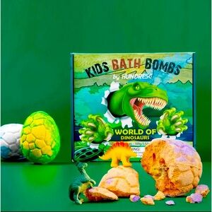 ONE KIDS BATH BOMB DINOSAUR EGG WITH TOY INSIDE CHOSEN RADOMLY